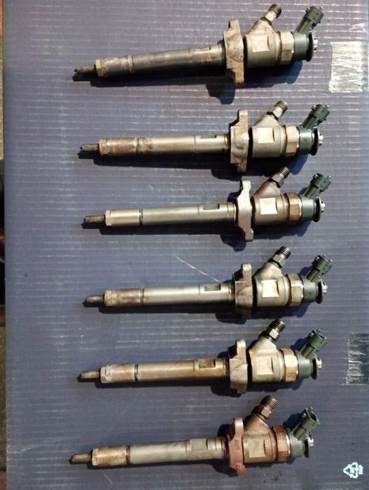 Injector injectoare Ford focus 2 1.6tdci Citroen C4 1.6hdi 0445110311