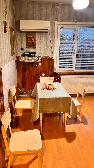 ПРОДАВА СЕ: Просторна двуетажна къща с двор и чудесна локация!