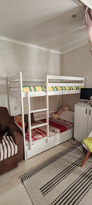 Детская двухэтажная кровать