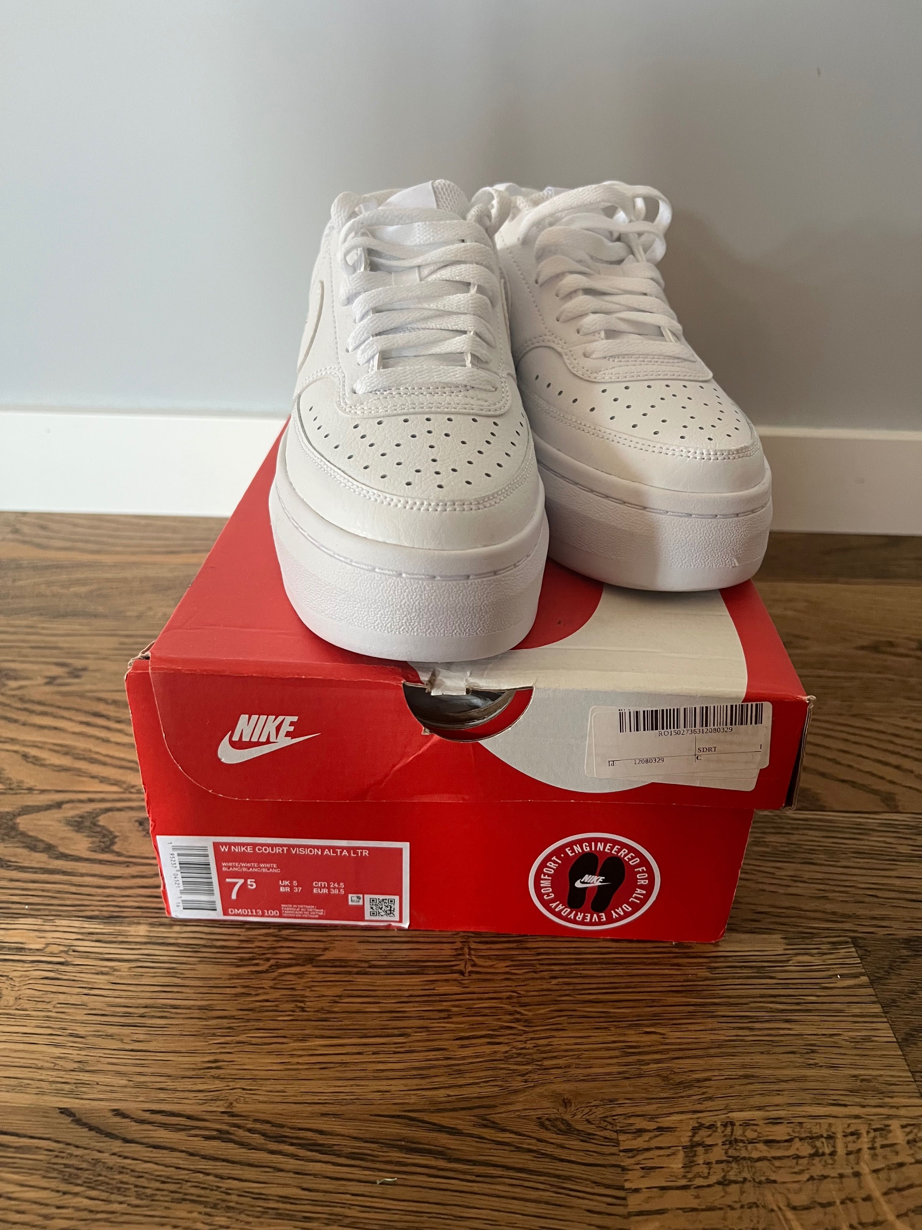 Чисто нови маратонки Nike
