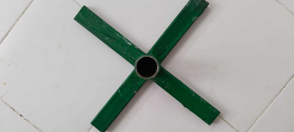 Крестовина для елки