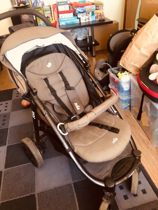 Cărucior joie folosit