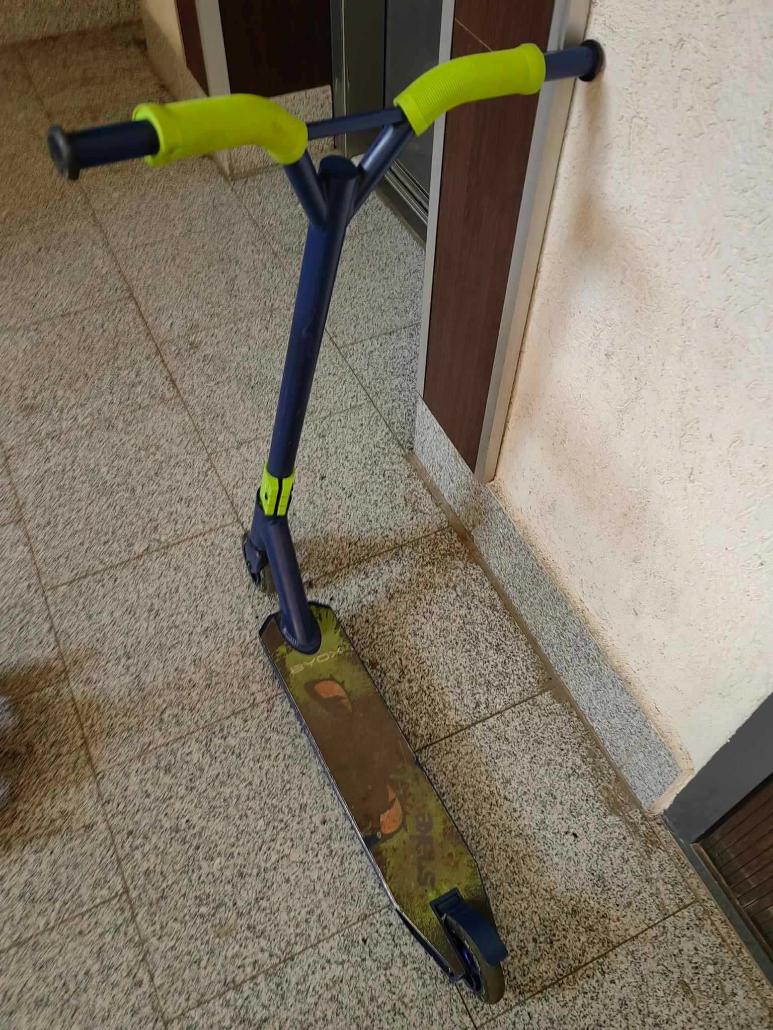 Тротинетка Byox Snake за трикове и скокчета