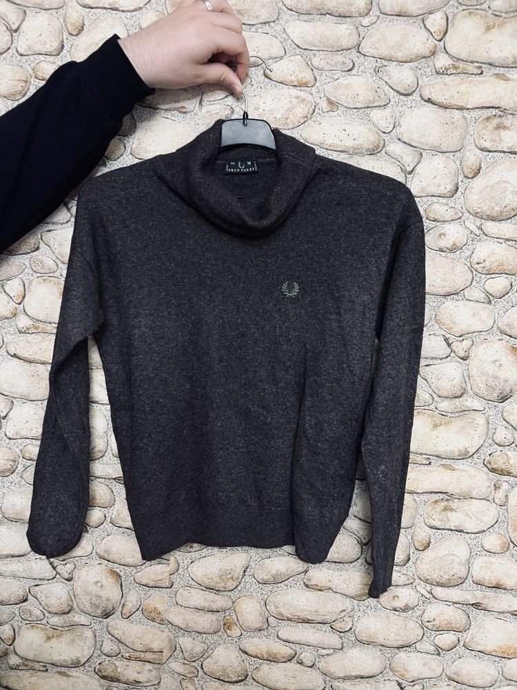 Pulovere Fred Perry / Lacoste / Hollister masura M