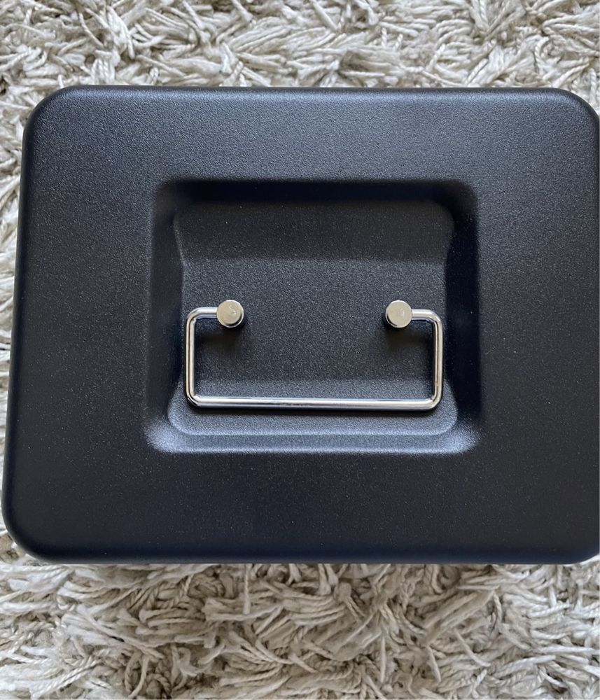 Caseta/seif/cutie metalica cu cheie blackbox xr