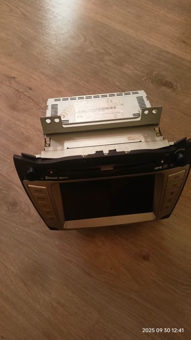 Vând navigație ix35