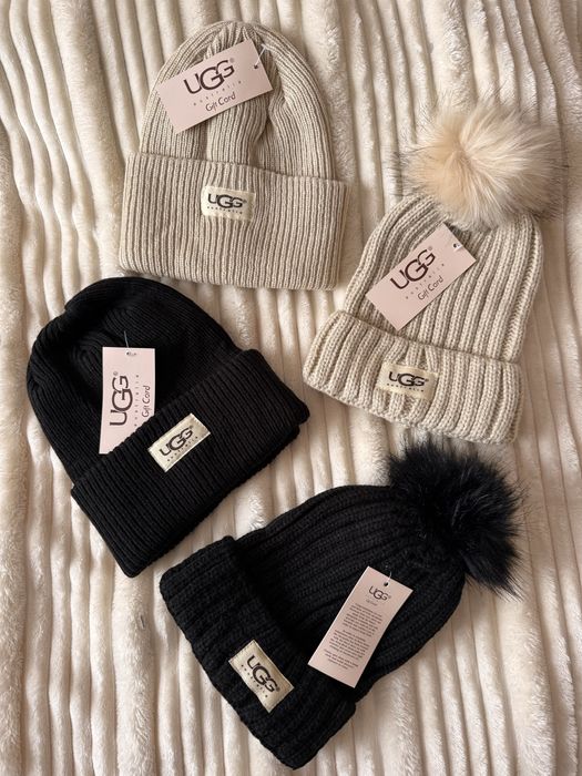 ugg palarie negru si crema