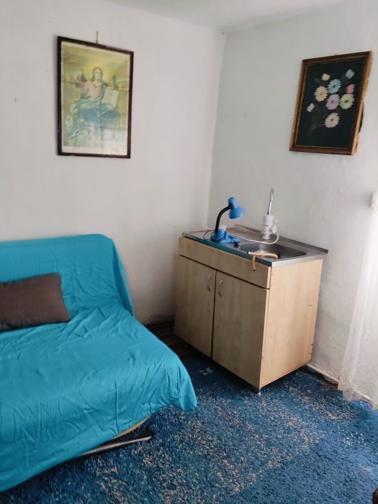 Chiuveta cu masca și geyser instant