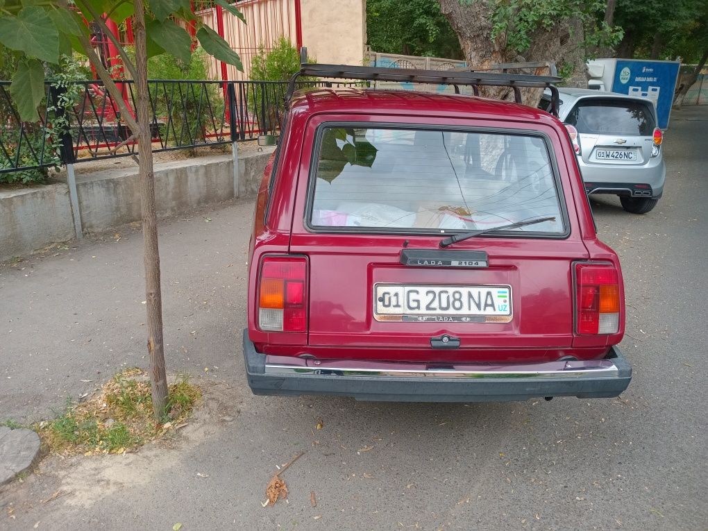 Jiguli Vaz 2104 qizil