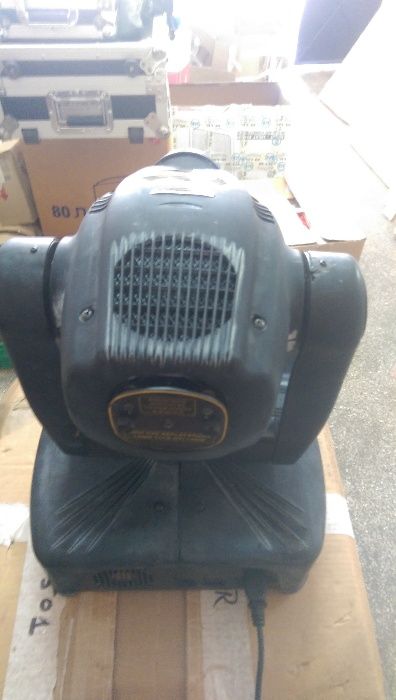 3 Roboti Moving Head Pilot 150 club/discoteca/pub