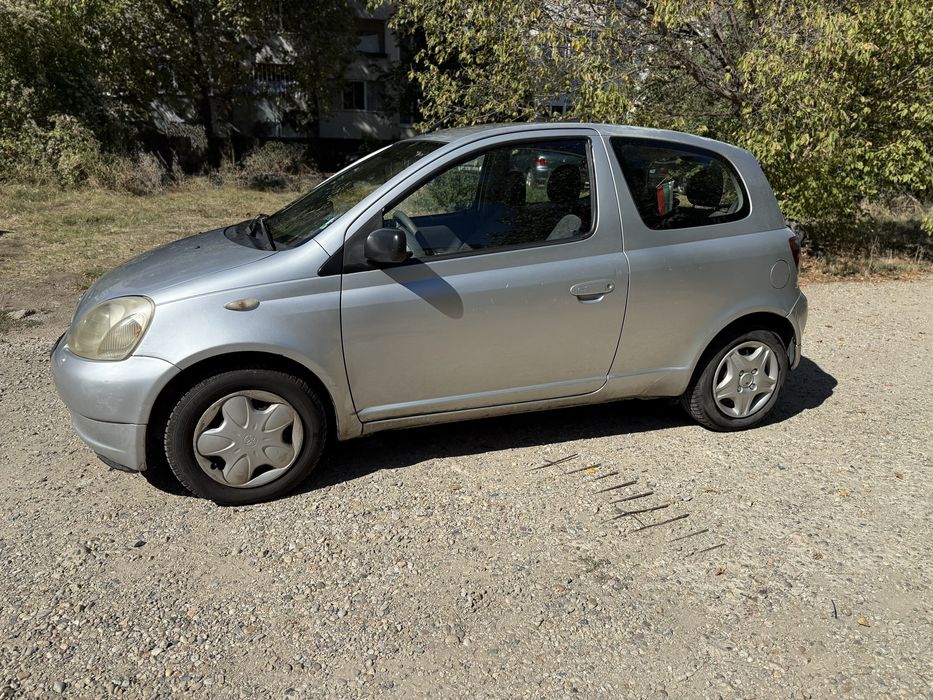 Продава Toyota yaris 2002- 187000 км