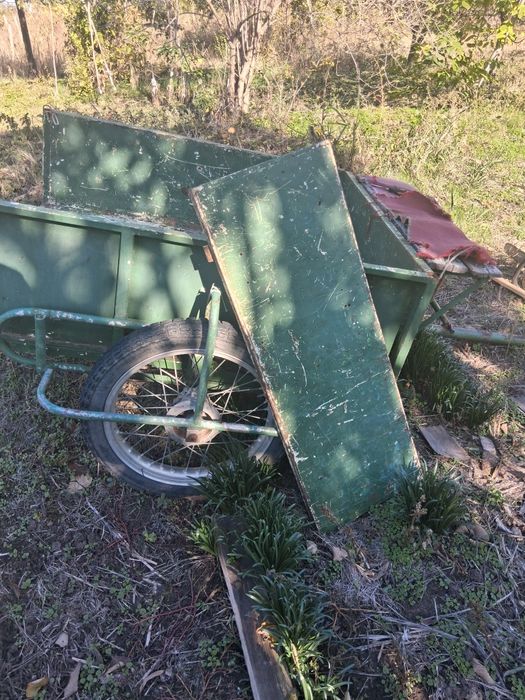 Продавам ремарке за фреза