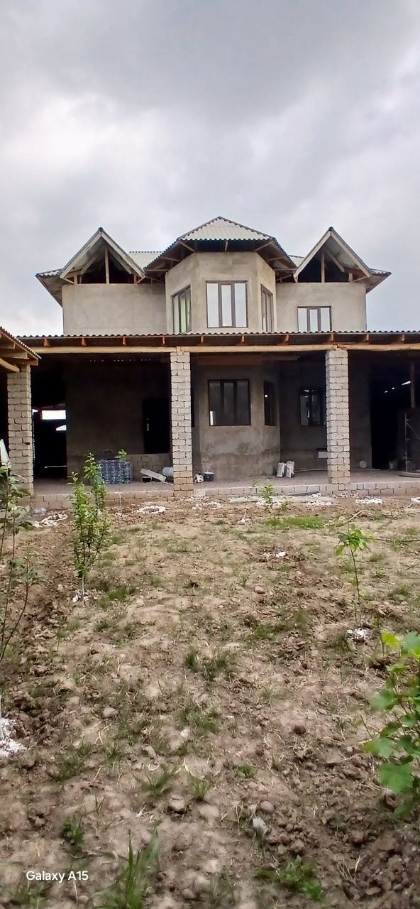 Yangi deska 2 qavat 8 xonali uy