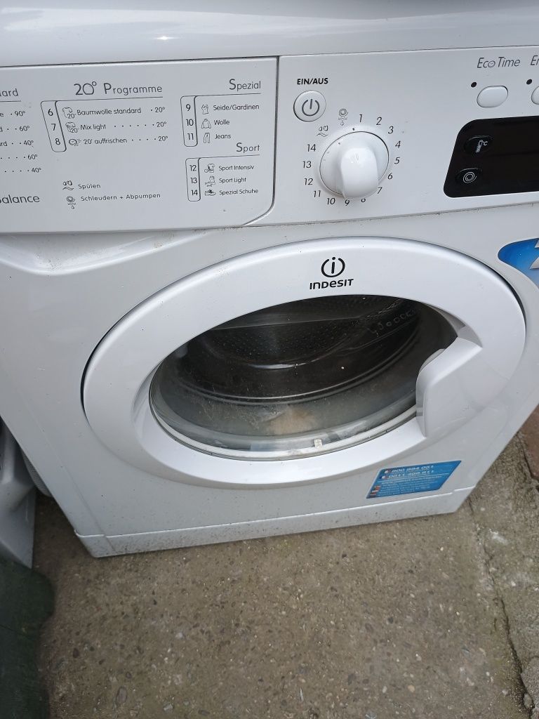 Mașină de spălat rufe indesit7511w
