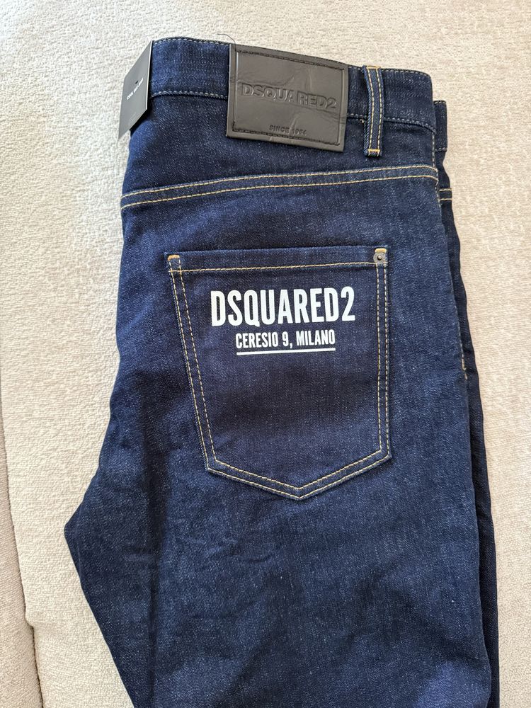 Чисто Нови Мъжки Дънки Dsquared Размер 56