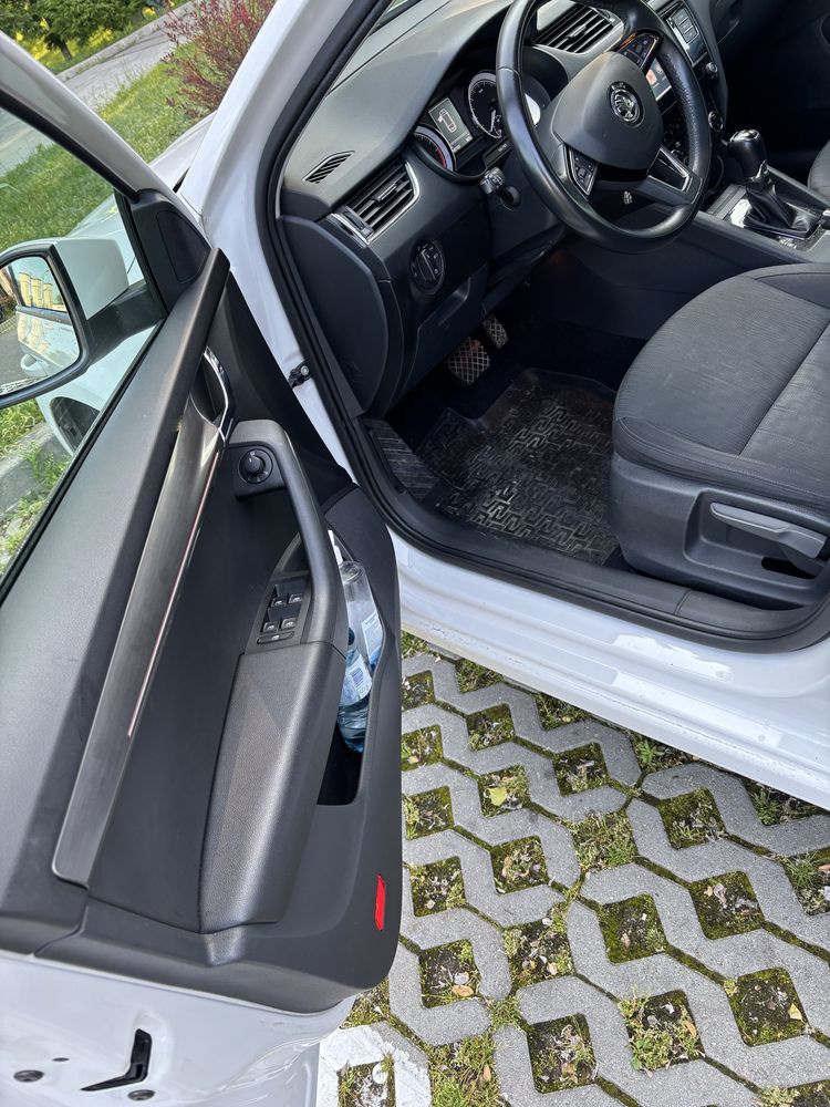 Vand skoda Octavia, break, 2019,motor 1,6 motorina cu ad blue.