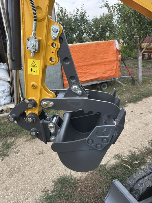 Miniexcavatorul Berger Kraus 900 AS