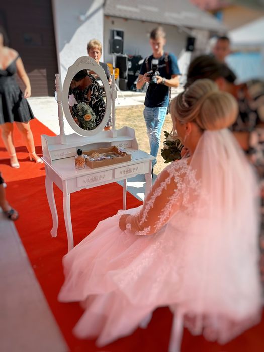 Fum greu dansul mirilor/oglinda gatitul miresei/arcada