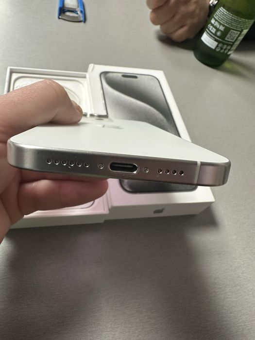 Iphone 15 pro max 256GB бял