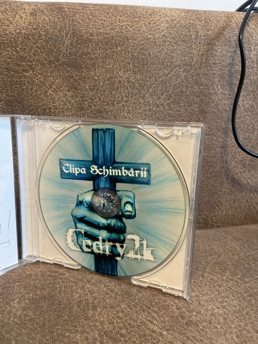 Albume Cedry2k Clipa schimbarii si Romania Furata