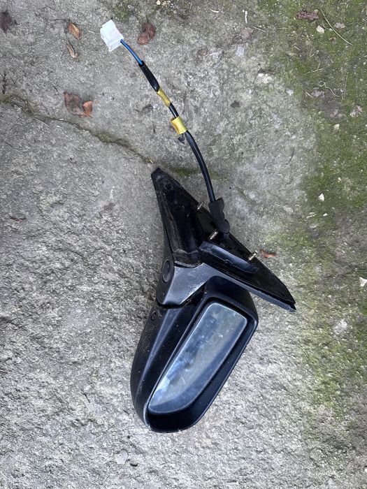 Огледало/Дясно Mazda 323F 1998Година