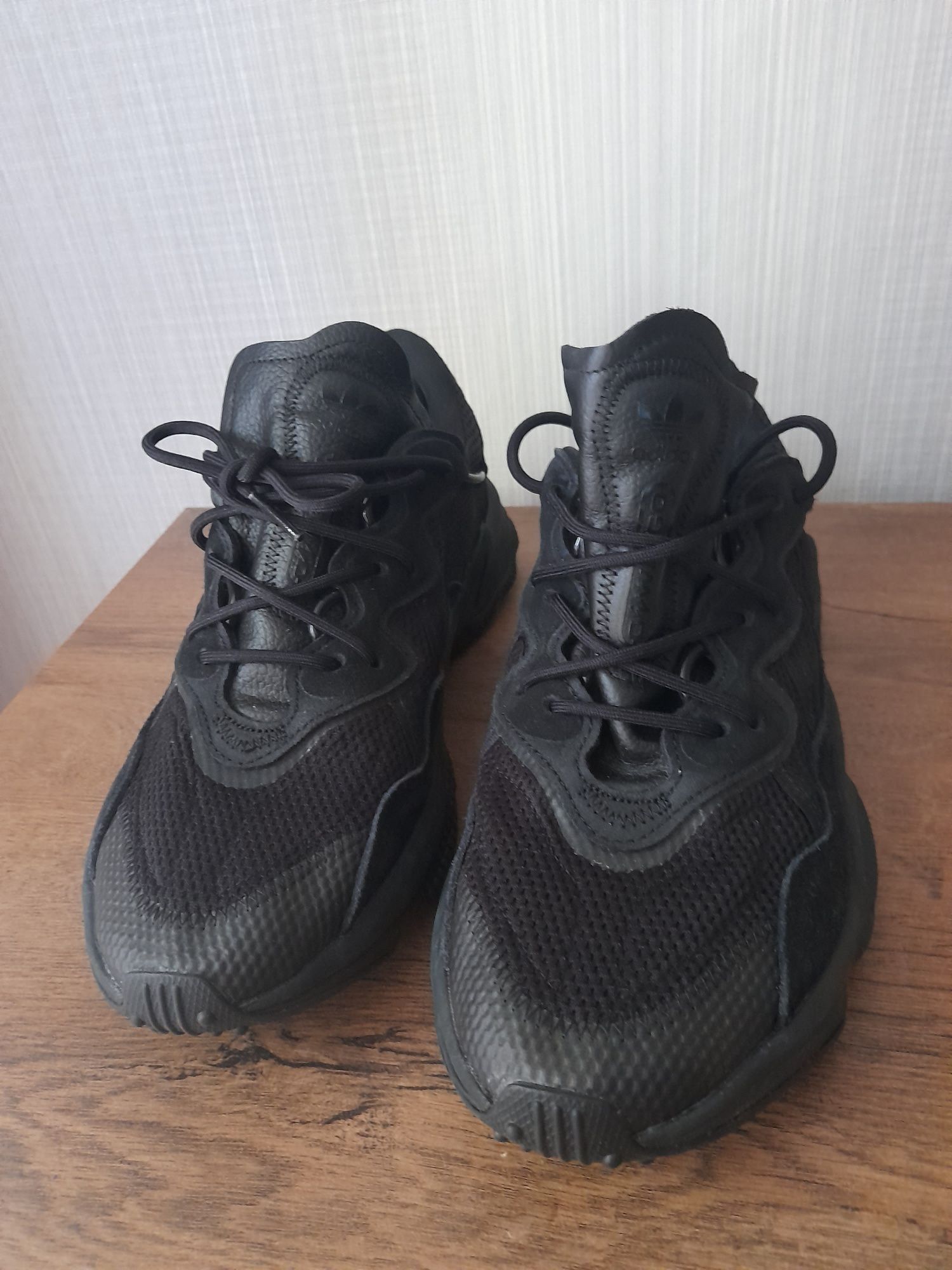 Adidas Ozweego маратонки 44 номер.