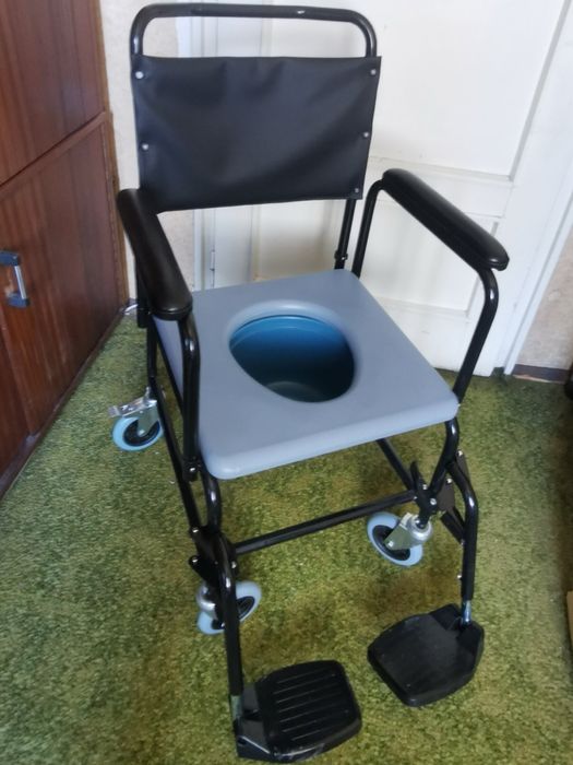 Инвалиден стол/количка