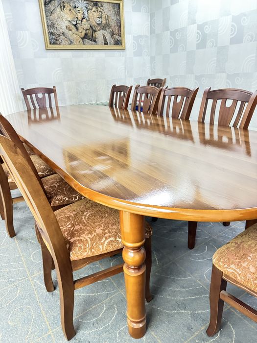 Стол для гостинной