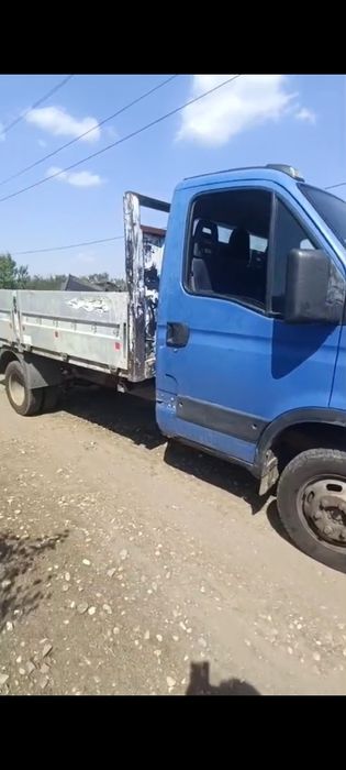 Vând iveco si remorca auto