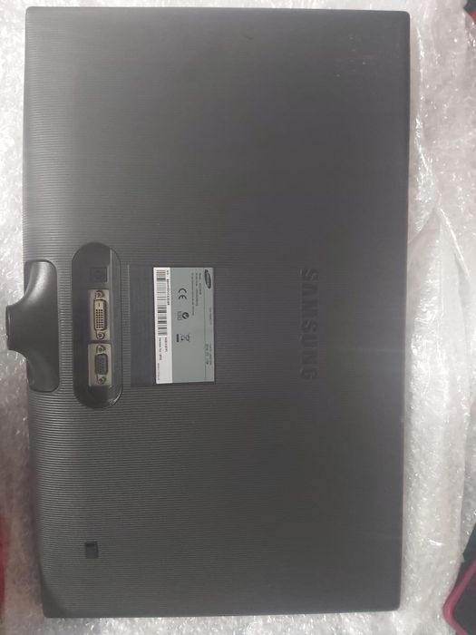 Vând mini unitate ryzen 5 pro +lcd