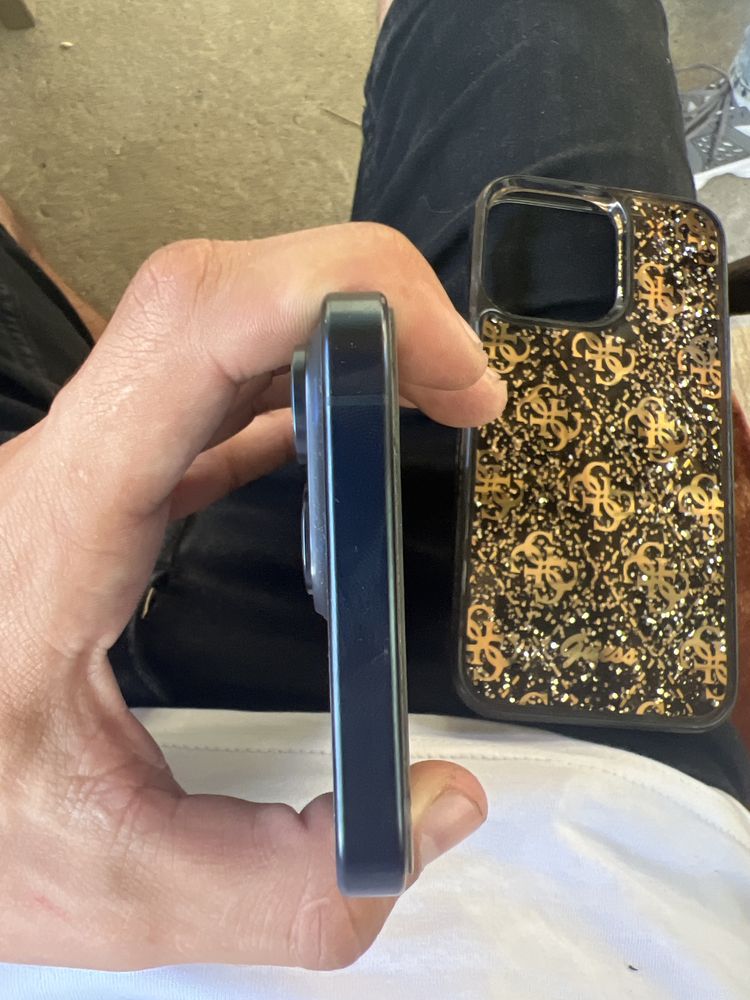Vand iphone 15 pro max blue 256 baterie 95 %