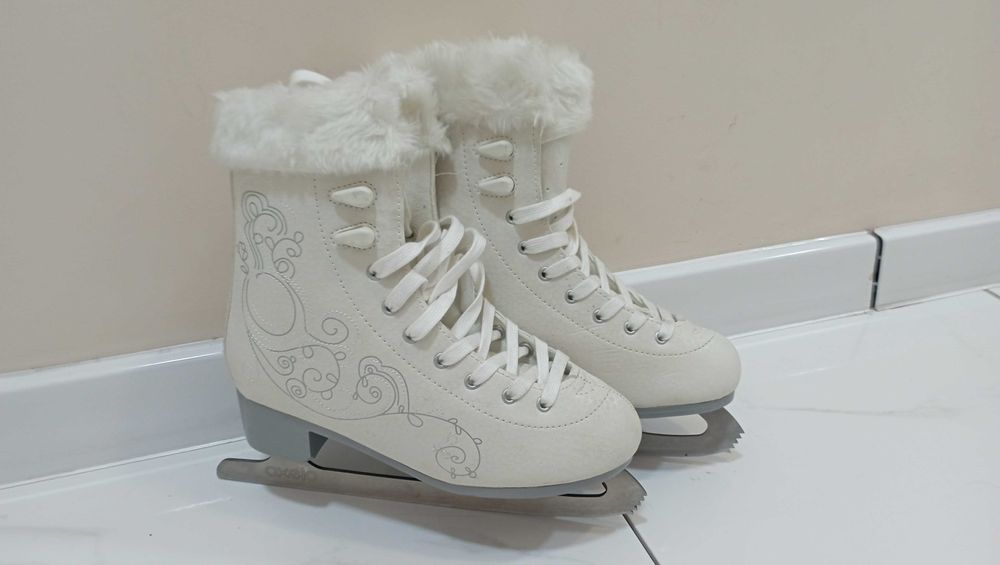Кънки за лед номер 38