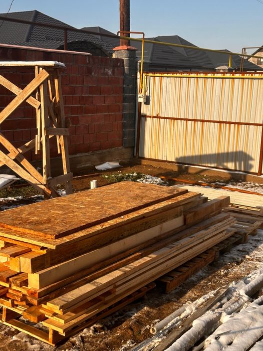 Доски и брус  дрова