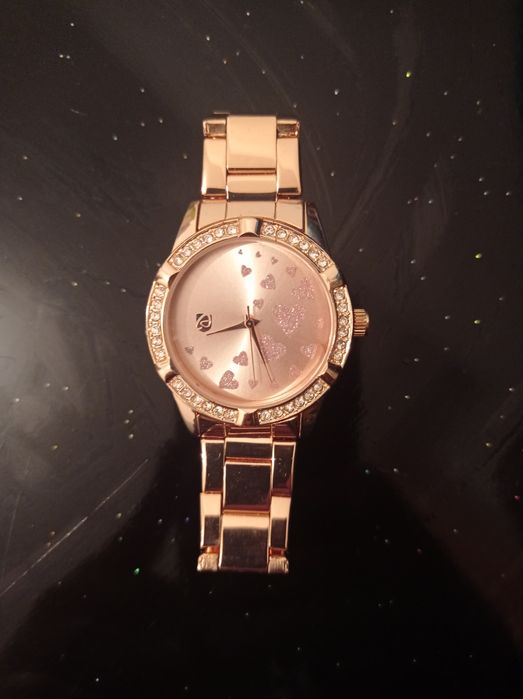 Продам женские часы