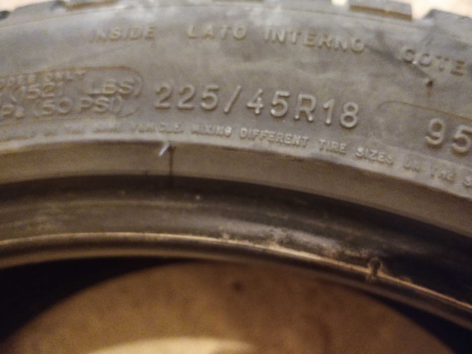 Продавам четири зимни гуми Michelin Alpin 225/45/R18