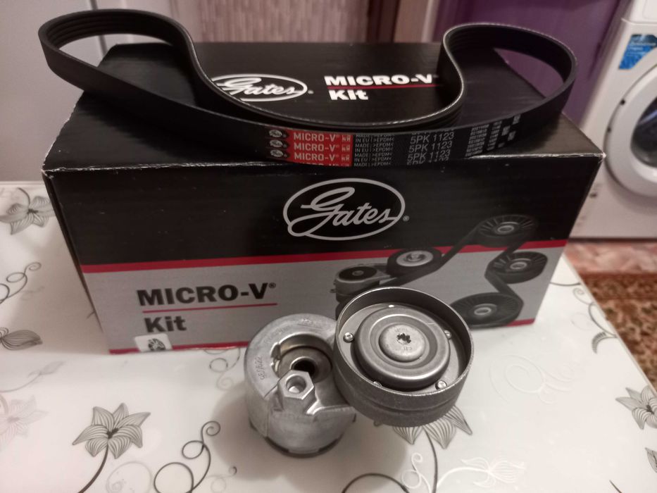 Ремень приводной поликлиновый Gates K015PK1123. Оригинальный комплект