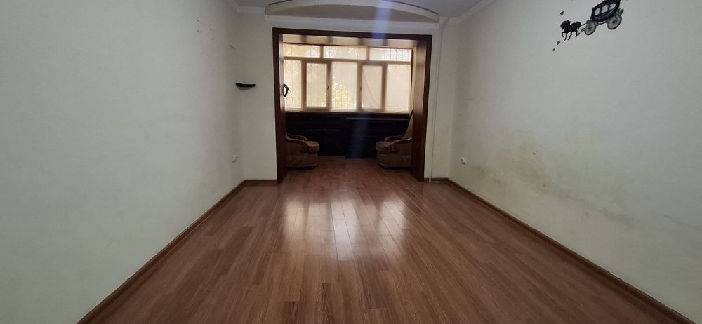 Гагарин кучасида 4 хоналик уй сотилади