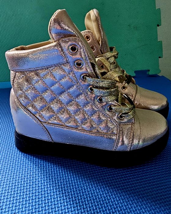 Sneakersi auriu marimea 38