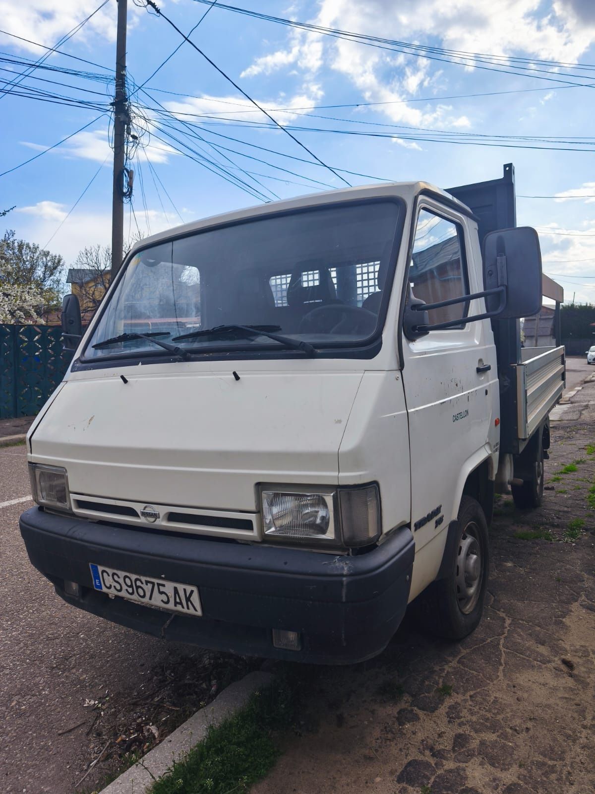 Camión Nissan trade anul 1997