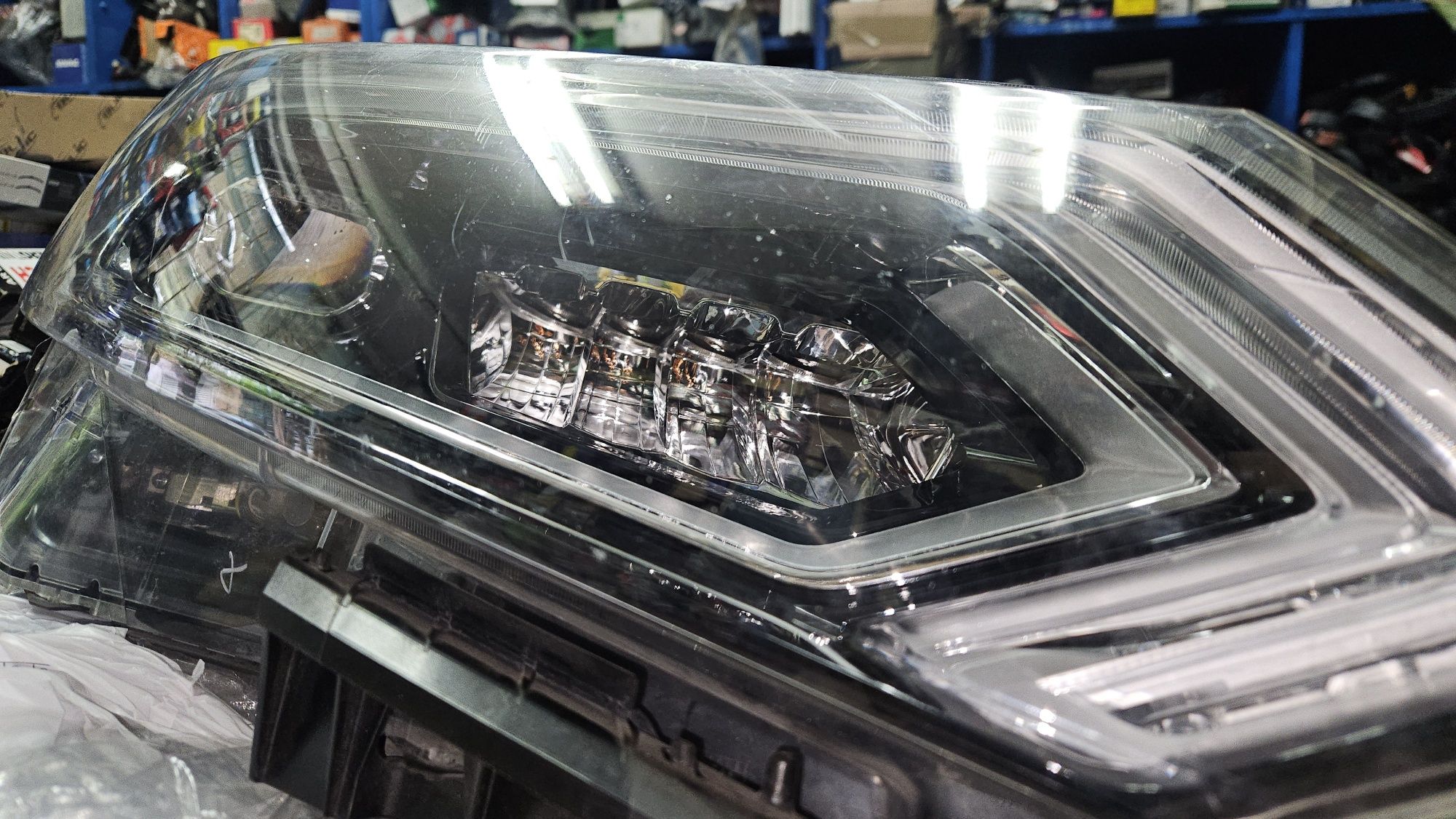 FULL LED Ляв Фар за Nissan Qashqai II J11