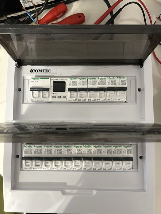 Instalatii Electrice Rezidentiale si Industriale