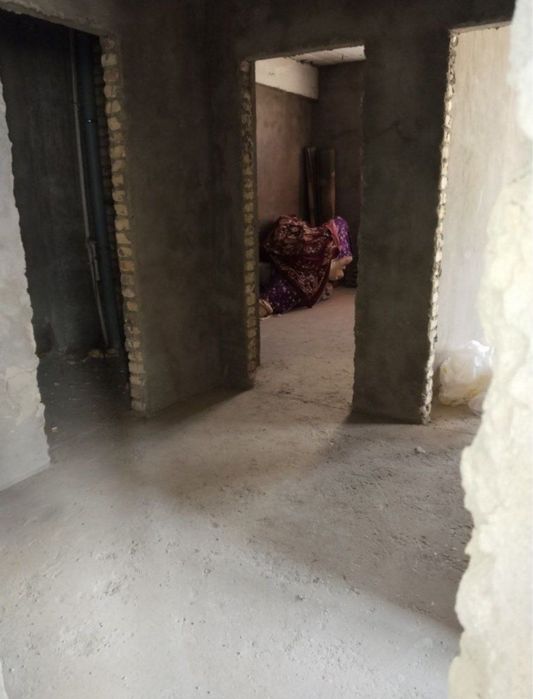 3 хонали уй сотилади 1 каватдан лифтлик домдан