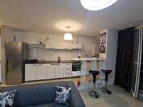 Închiriez apartament cu 2 camere