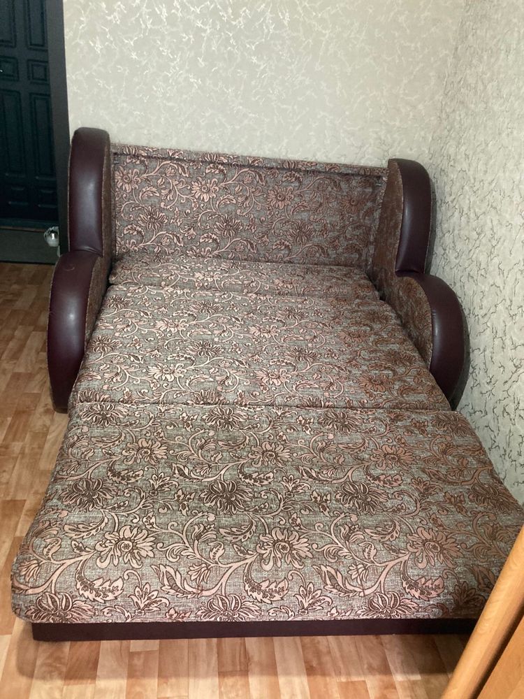 Диван в хорошем состоянии