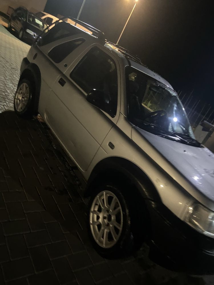Vând Land Rover Freelander
