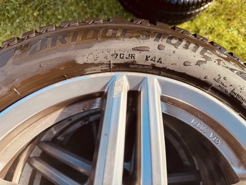 продавам джанти за Мерцедес със зимни гуми