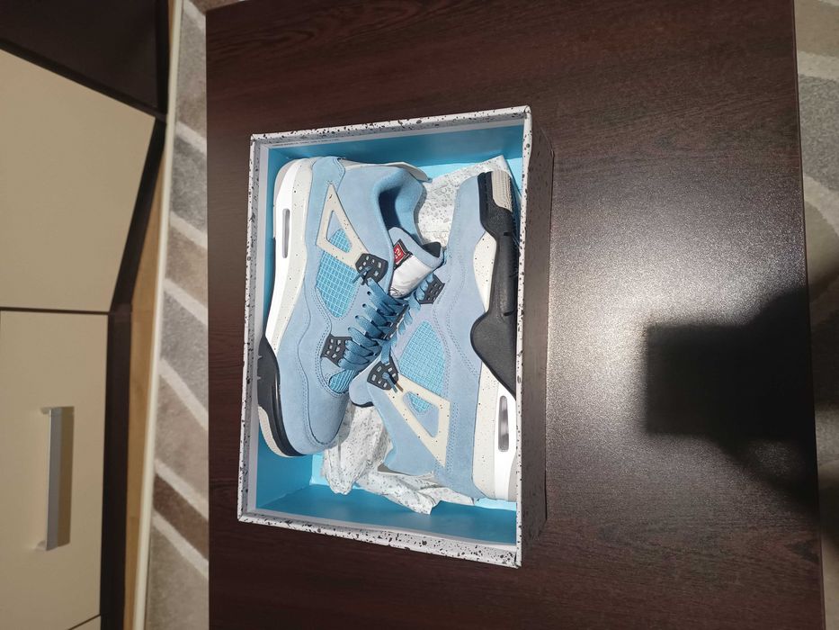 Jordan 4 university blue