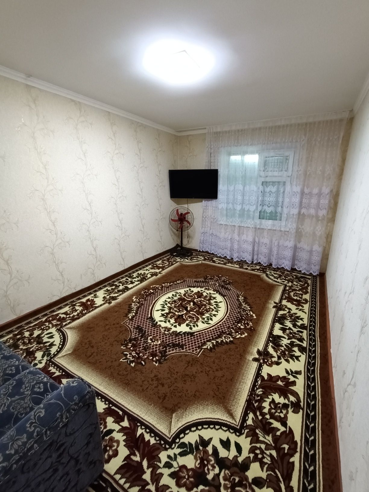 Чирчик тройскийда Уй сотилади