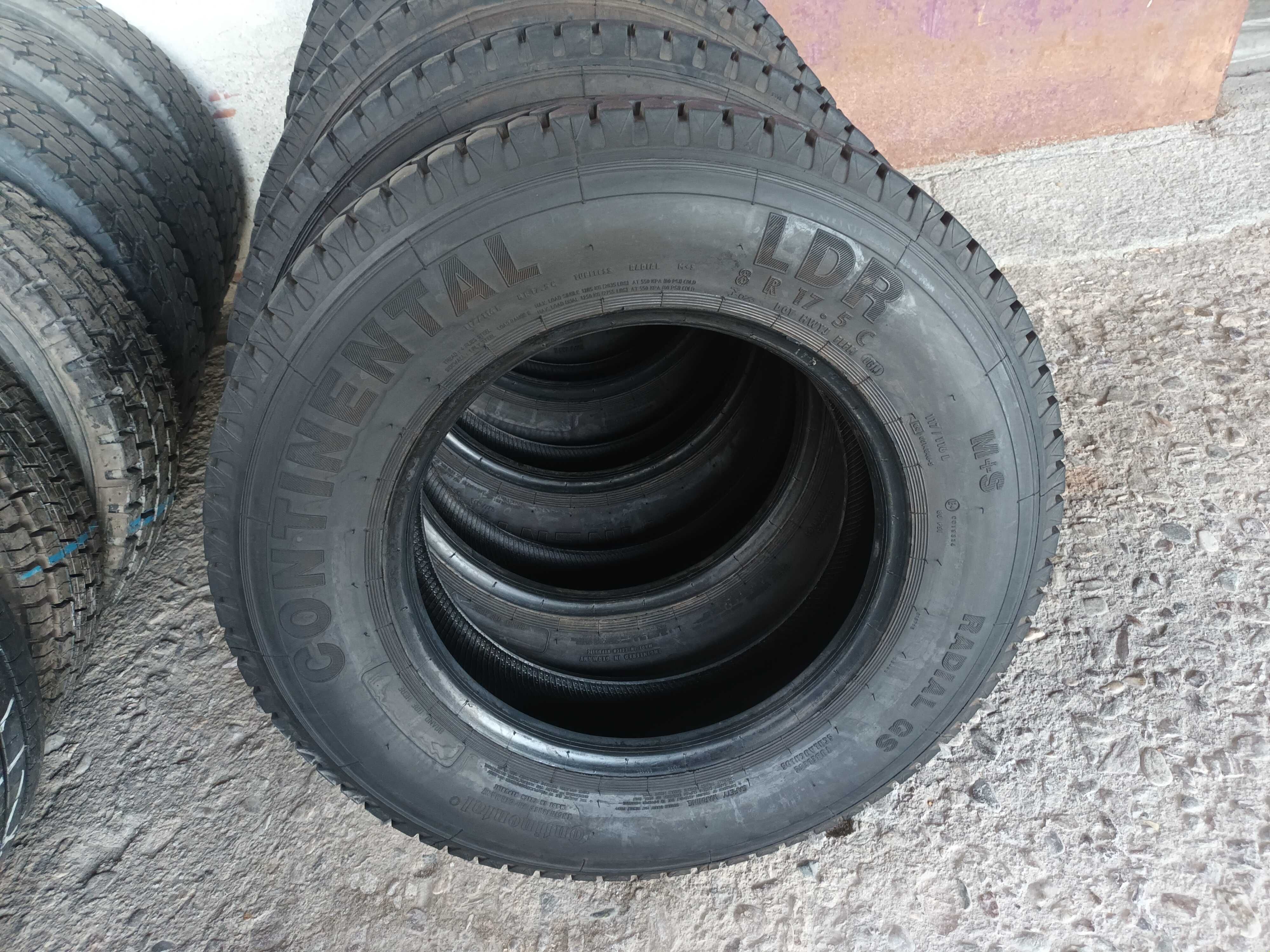 2 Тежкотоварни гуми 8R17.5 Continental LDR RADIAL GS 117/116L M+S