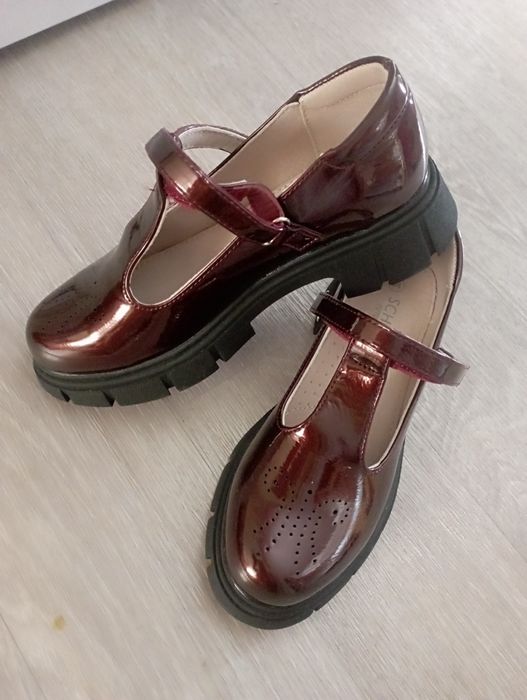 Костанай! Обувь на девочку. 34 размер. Новая или в отличном состоянии!